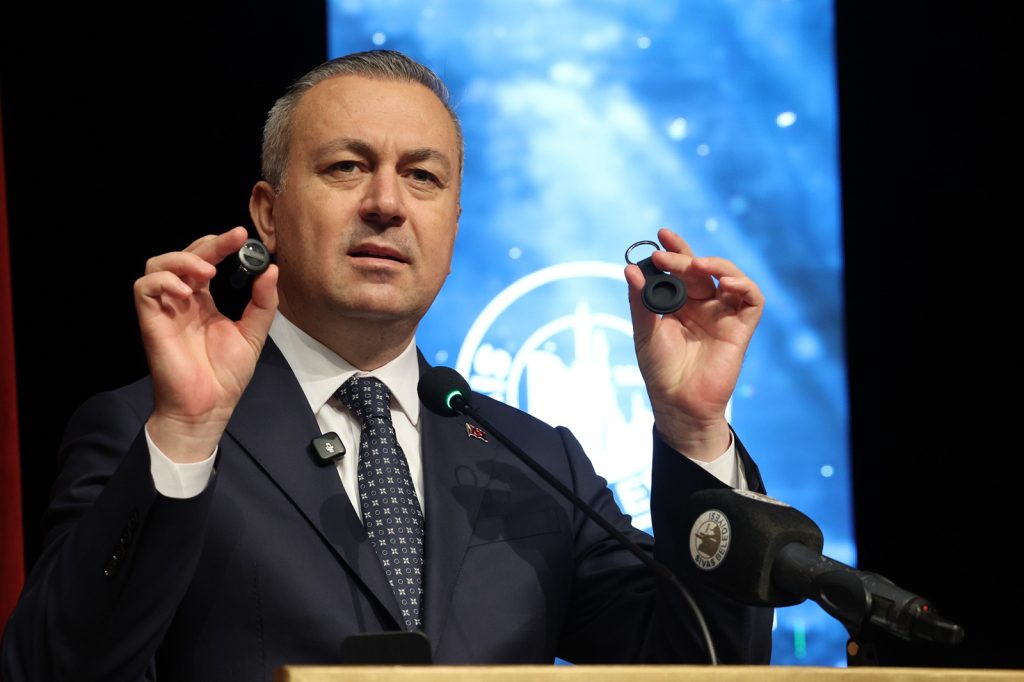 Sivas Belediyesi’nden Özel Çocuklara 100 Akıllı Takip Cihazı: Ailelerin Güvenliği İçin Örnek Proje AW639530 01 | Gündem Sivas™ Haber