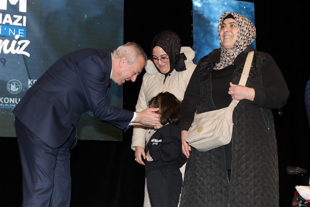 Sivas Belediyesi’nden Özel Çocuklara 100 Akıllı Takip Cihazı: Ailelerin Güvenliği İçin Örnek Proje AW639530 03 | Gündem Sivas™ Haber