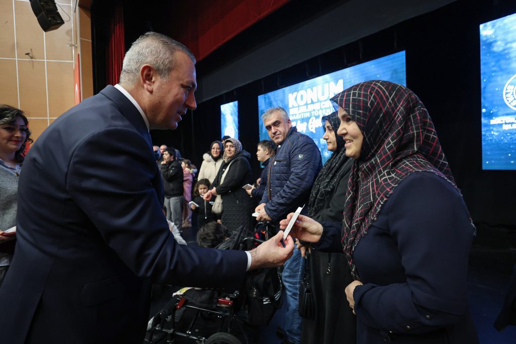 Sivas Belediyesi’nden Özel Çocuklara 100 Akıllı Takip Cihazı: Ailelerin Güvenliği İçin Örnek Proje AW639530 07 | Gündem Sivas™ Haber