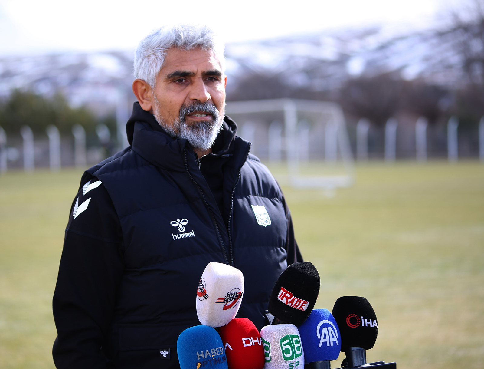 İsmet Taşdemir’den Şampiyonluk Mesajı: “Bu Yıl Zor Ama Sivasspor’u Layık Olduğu Yere Taşıyacağız”