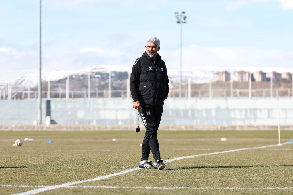 Özbelsan Sivasspor’da Vanspor FK Mesaisi Hızlandı: 25. Hafta Öncesi Taktik Prova AW640411 01 | Gündem Sivas™ Haber