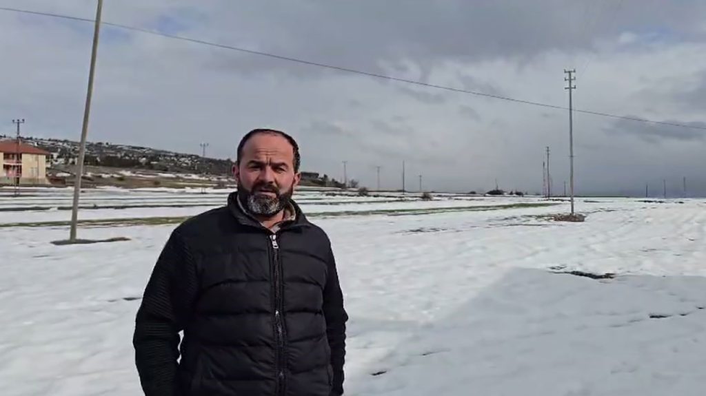 Sivas’ta Aç Kalan Kurt Yerleşim Yerine İndi: Sızır Beldesi’nde Sabah Saatlerinde Tedirgin Eden Anlar AW640829 03 | Gündem Sivas™ Haber