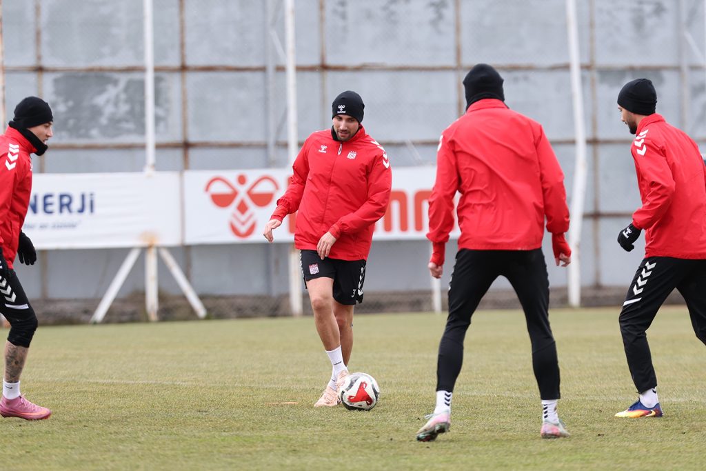Özbelsan Sivasspor – Vanspor FK Maçı Öncesi Son Antrenman Tamamlandı! Trendyol 1. Lig’de Kritik 90 Dakika AW641084 02 | Gündem Sivas™ Haber