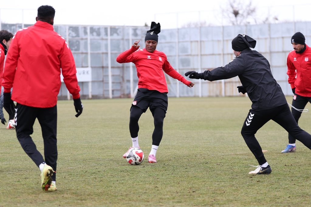 Özbelsan Sivasspor – Vanspor FK Maçı Öncesi Son Antrenman Tamamlandı! Trendyol 1. Lig’de Kritik 90 Dakika AW641084 03 | Gündem Sivas™ Haber