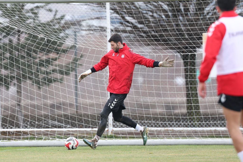 Özbelsan Sivasspor – Vanspor FK Maçı Öncesi Son Antrenman Tamamlandı! Trendyol 1. Lig’de Kritik 90 Dakika AW641084 05 | Gündem Sivas™ Haber