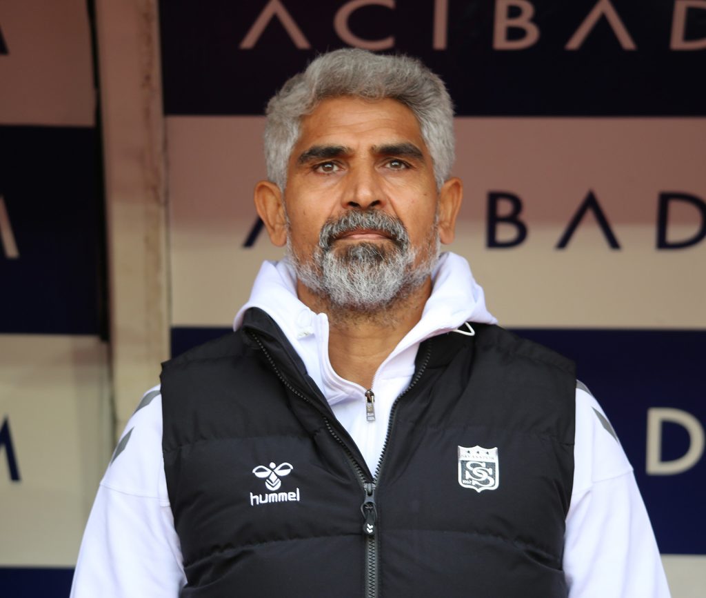 Özbelsan Sivasspor’da İsmet Taşdemir Dönemi 3-3’lük Vanspor Maçıyla Başladı AW642057 10 | Gündem Sivas™ Haber