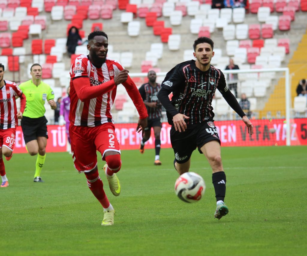 Sivasspor 90+4’te Yıkıldı! 4 Eylül’de Vanspor ile Nefes Kesen 6 Gollü Beraberlik AW642057 16 | Gündem Sivas™ Haber