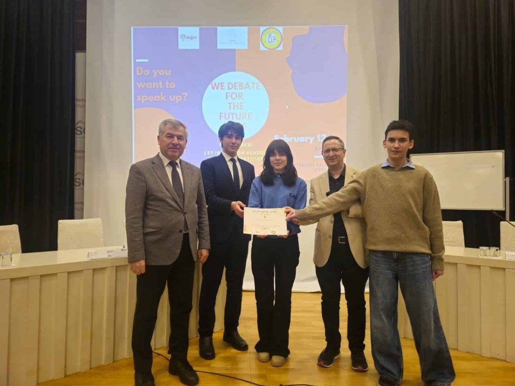 Sivas’ta Liseler Arası İngilizce Münazara Heyecanı: “We Debate for the Future 2026” Gençleri Geleceğe Taşıdı AW642709 02 | Gündem Sivas™ Haber