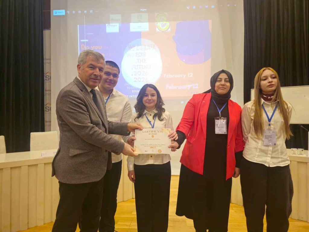 Sivas’ta Liseler Arası İngilizce Münazara Heyecanı: “We Debate for the Future 2026” Gençleri Geleceğe Taşıdı AW642709 04 | Gündem Sivas™ Haber