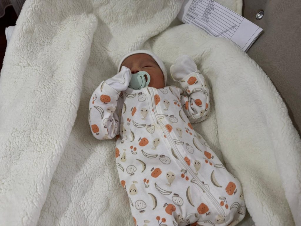 Sivaslı Şehit Ömer Yıldırım’ın İsmi Yaşatılıyor: Kuzeni Yeni Doğan Oğluna Şehidin Adını Verdi AW643643 04 | Gündem Sivas™ Haber