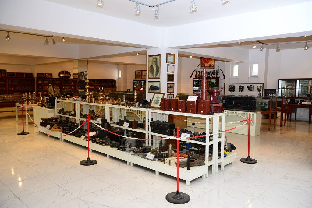 Sivas’ta Demiryolu Tarihine Yolculuk: TÜRASAŞ Müzesi’nde 3 Bin Antika Parça Ziyaretçilerini Bekliyor AW643688 03 | Gündem Sivas™ Haber