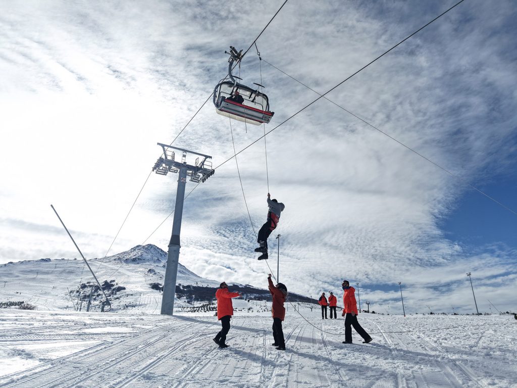 Yıldızdağı’nda Nefes Kesen Kurtarma Tatbikatı: Telesiyejde Mahsur Kalan Sporcular Böyle Kurtarıldı AW643775 05 | Gündem Sivas™ Haber