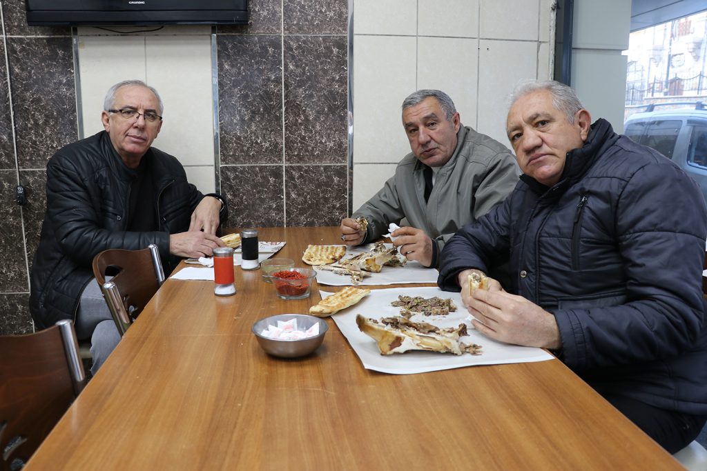‘Gözünün Yağını Yiyeyim’ Deyiminin Sırrı Ortaya Çıktı: Sivas Kellesinin Gözünden Sofralara Uzanan Kültür AW644599 07 | Gündem Sivas™ Haber