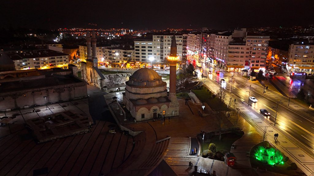 Sivas’ta 5 Asırlık Ramazan Geleneği: Teravihte “Ya Hannan” İlâhisi Bu Yıl da Tüm Camilerde Yankılandı AW645144 05 | Gündem Sivas™ Haber