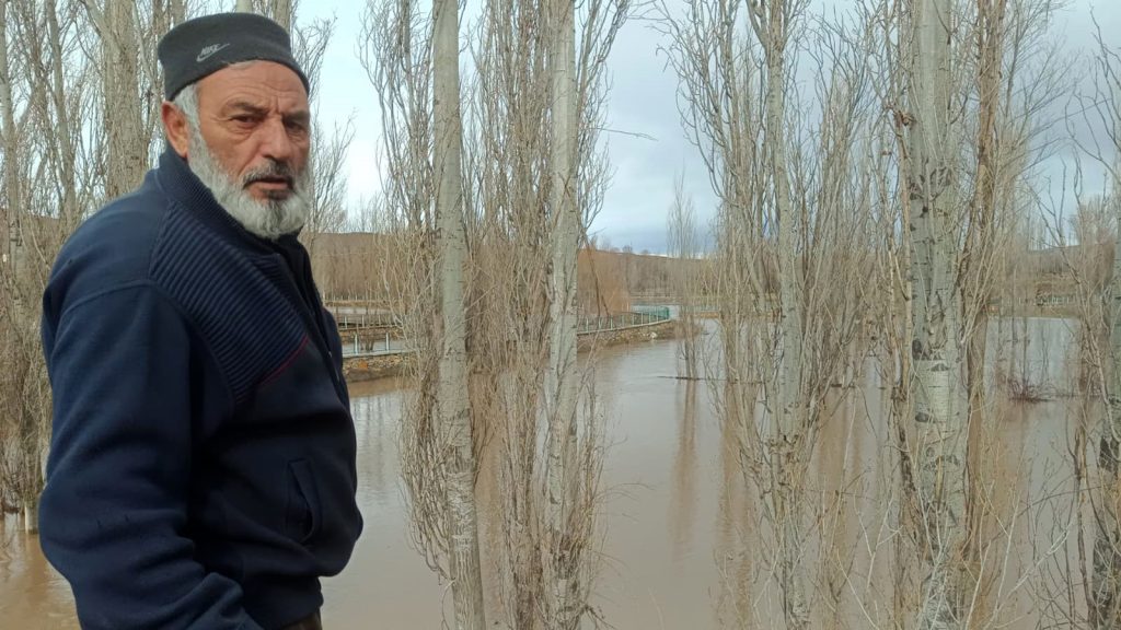 Sivas Yıldızeli’nde Kar Suları Taştı: Kalın Beldesinde Tarım Arazileri ve Evler Sular Altında AW645616 01 | Gündem Sivas™ Haber