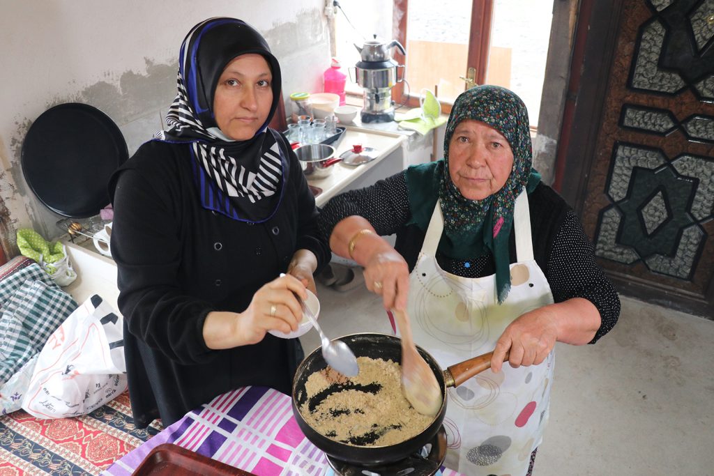 Sivas’ın Unutulan Lezzeti “Unlu Baklava” Ramazan Sofralarında Yeniden Canlanıyor AW645637 04 | Gündem Sivas™ Haber