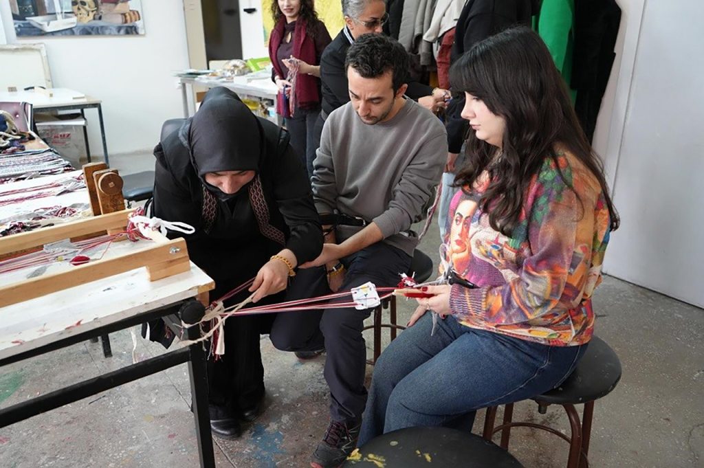 Sivas Cumhuriyet Üniversitesi’nde Çarpana Dokuma Buluşması: Bellek, Kimlik ve Kültür Akademik Atölyede Yeniden Yorumlandı AW645839 02 | Gündem Sivas™ Haber