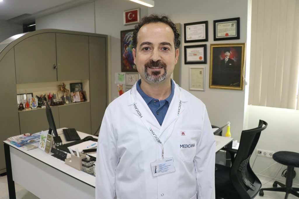 Ramazan’da Gebelikte Oruç Riskli mi? Uzmanından Kritik Uyarı: İlk ve Son 3 Ayda Dikkat!