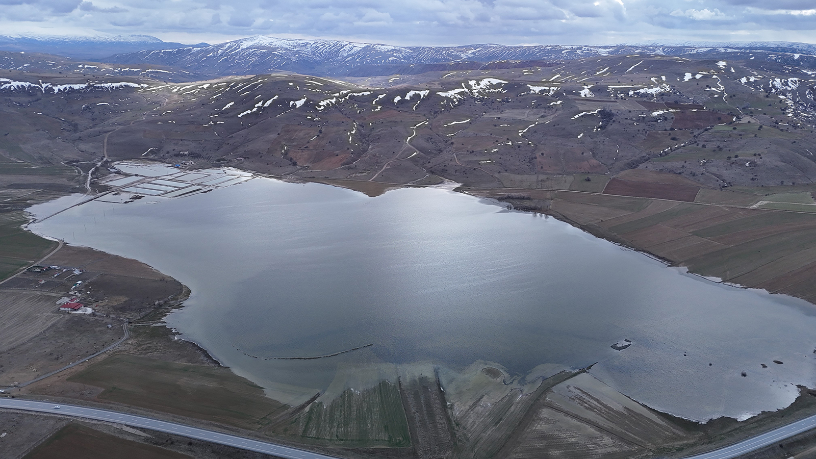 Sivas’ta Kuruyan Bingöl Gölü Yeniden Canlandı: Göçmen Kuşların Uğrak Noktası Eski İhtişamına Kavuştu