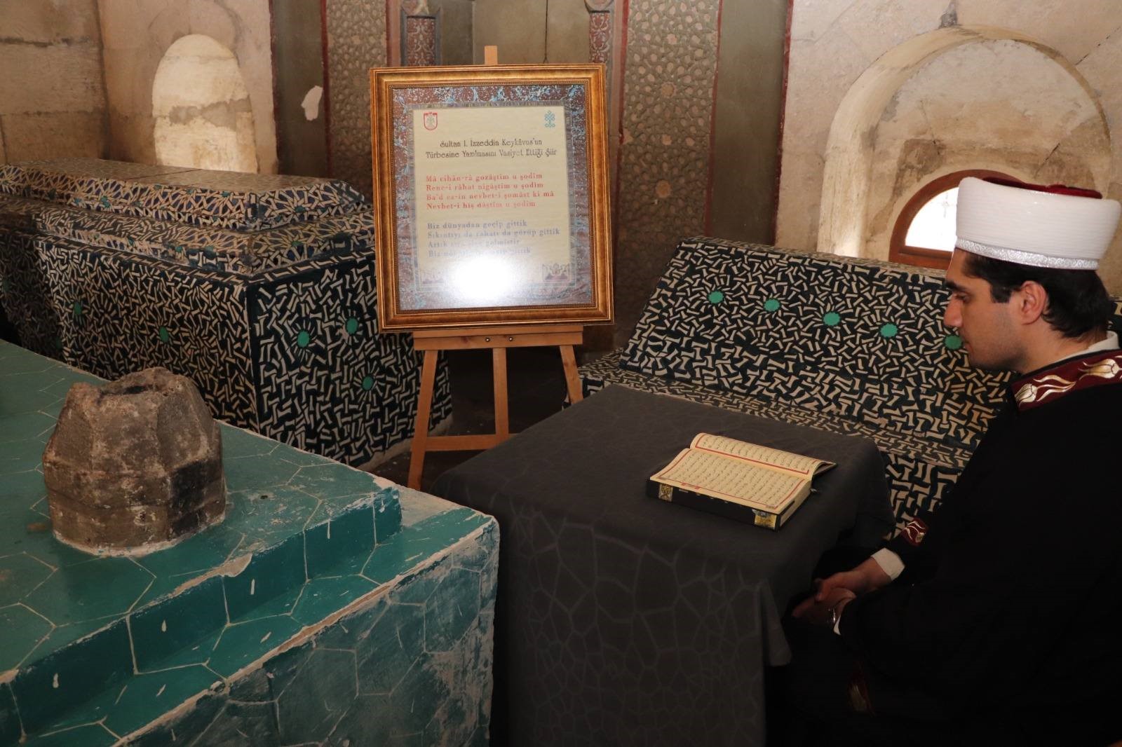 Sivas’ta Ramazan Geleneği Sürüyor: I. İzzeddin Keykavus Türbesinde Her Gün Kur’an Tilaveti