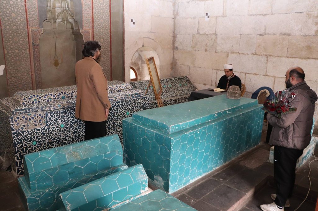 Sivas’ta Ramazan Geleneği Sürüyor: I. İzzeddin Keykavus Türbesinde Her Gün Kur’an Tilaveti AW646701 02 | Gündem Sivas™ Haber