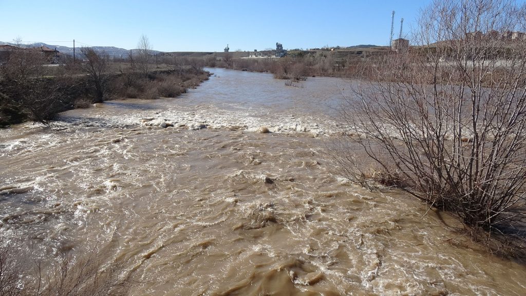 Sivas’ta Kar Suları Kızılırmak’ı Coşturdu: Debi Son Yılların En Yüksek Seviyesine Ulaştı AW647877 06 | Gündem Sivas™ Haber