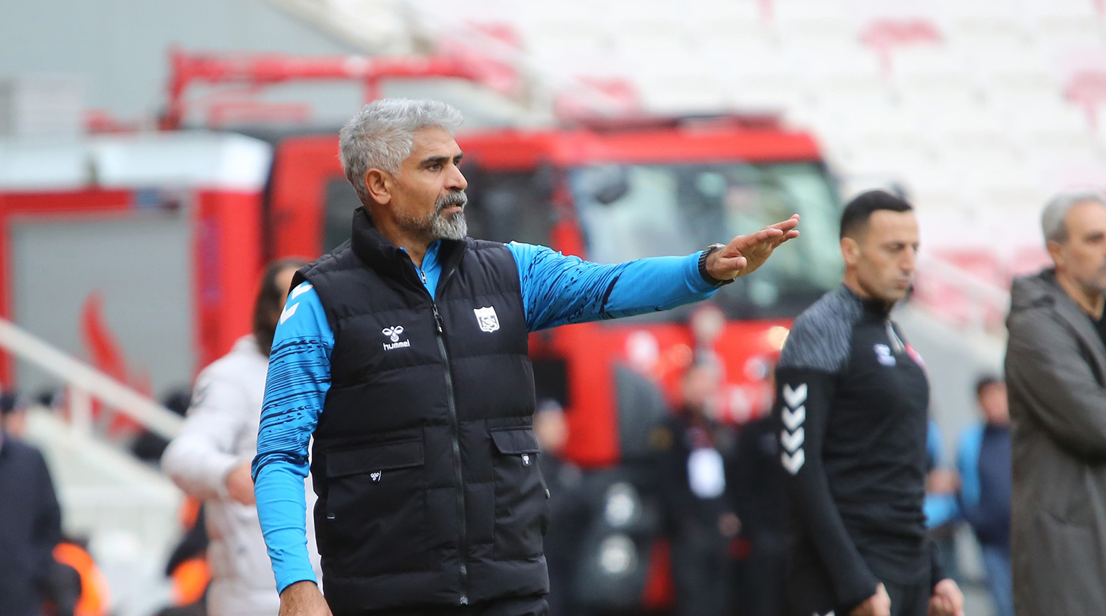 Sivasspor’dan 4 Gollü Mesaj! İsmet Taşdemir: “Seriyi Sürdürmek Zorundayız”