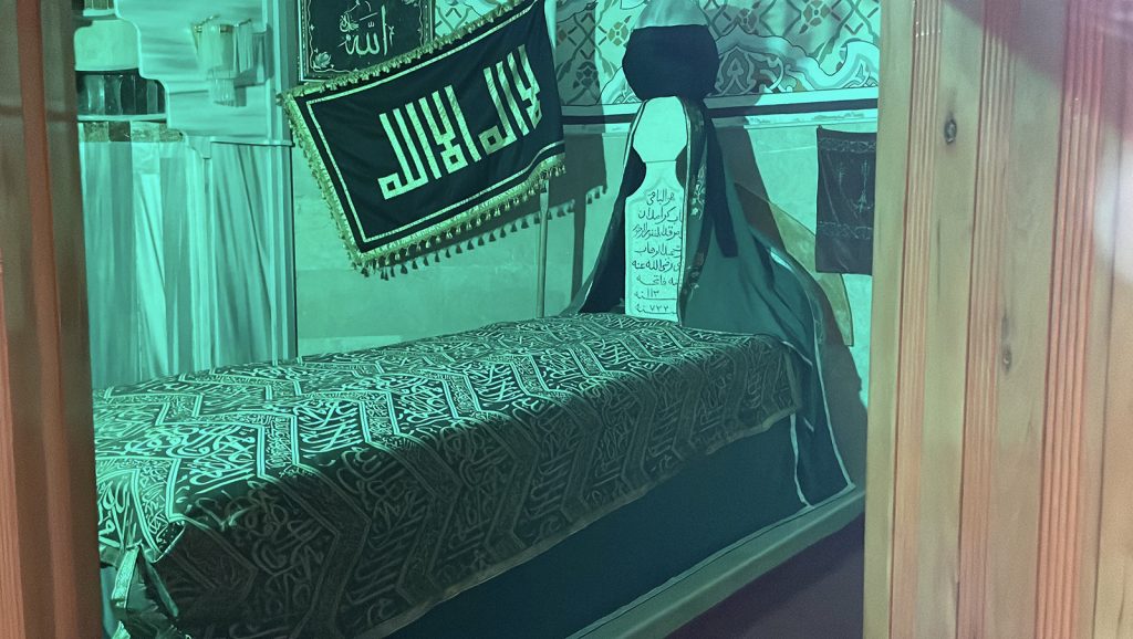 Sivas’ta Ramazan Coşkusu: Yukarı Tekke Camisi ve Abdulvahabi Gazi Türbesine Yoğun Ziyaret AW651214 07 | Gündem Sivas™ Haber