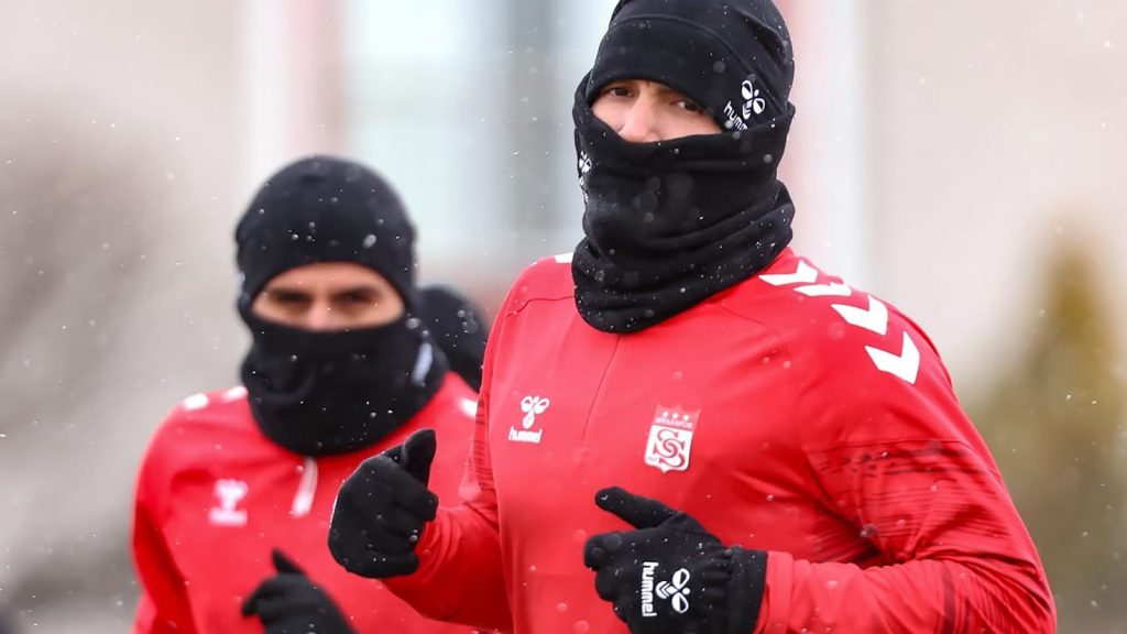 Özbelsan Sivasspor’da Serikspor Mesaisi Hızlandı: Trendyol 1. Lig 28. Hafta Öncesi Kritik Hazırlık Özbelsan Sivasspor’da Serikspor Mesaisi Hızlandı: Trendyol 1. Lig 28. Hafta Öncesi Kritik Hazırlık