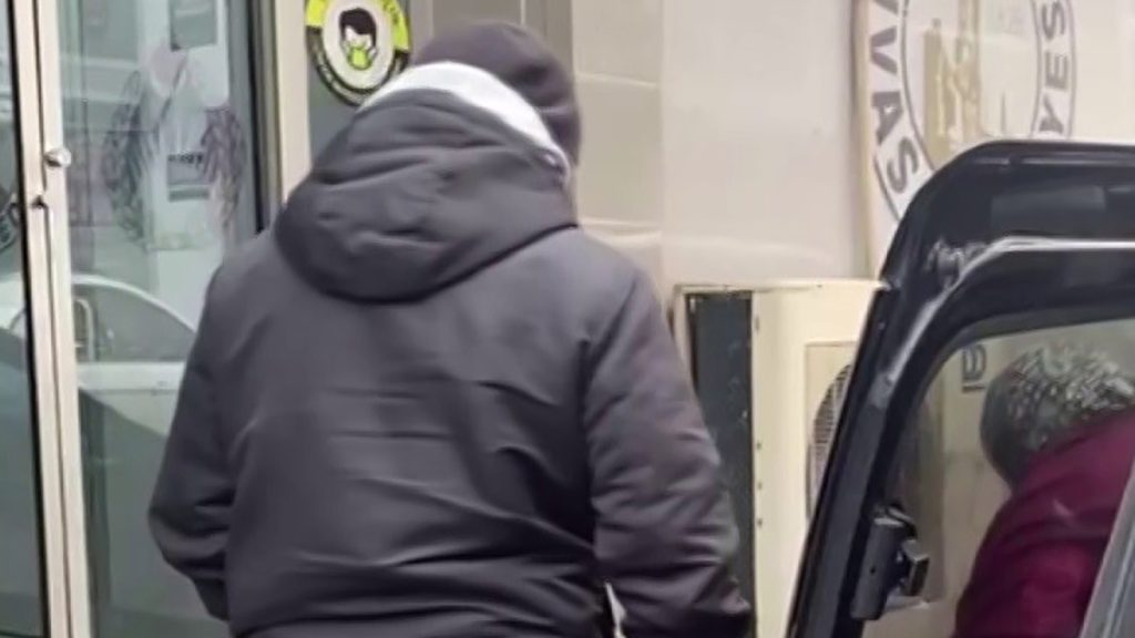 Sivas’ta Ramazan Denetimi: Dilencilere Geçit Yok, 24 Kişiye İdari İşlem AW651615 02 | Gündem Sivas™ Haber