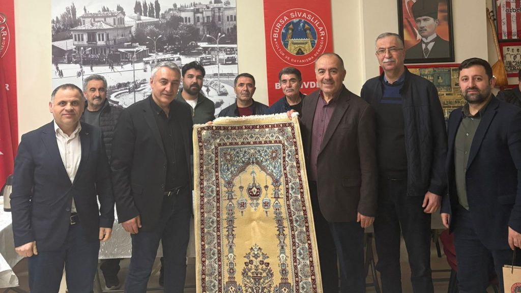 Bursa Sivaslılar Derneği’nde “Sivasi Sohbetleri”: İş Hayatında Yapay Zekâ Masaya Yatırıldı BURSIVDER 2 1 | Gündem Sivas™ Haber