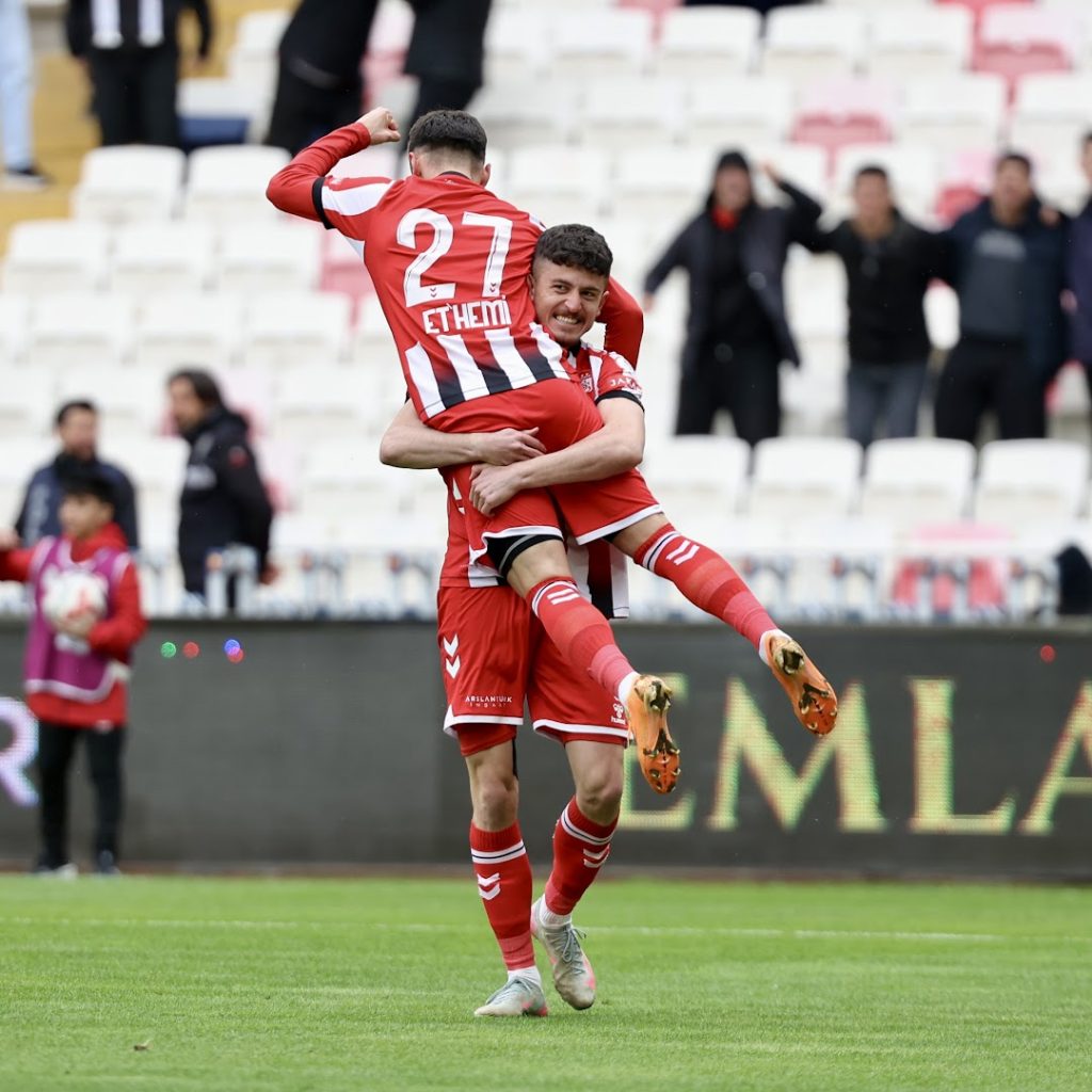 Sivasspor’da Transfer Tahtası Açılıyor: 500 Milyon TL’lik Mali Hamle ve Yeni Yol Haritası Açıklandı IMG 2258 | Gündem Sivas™ Haber