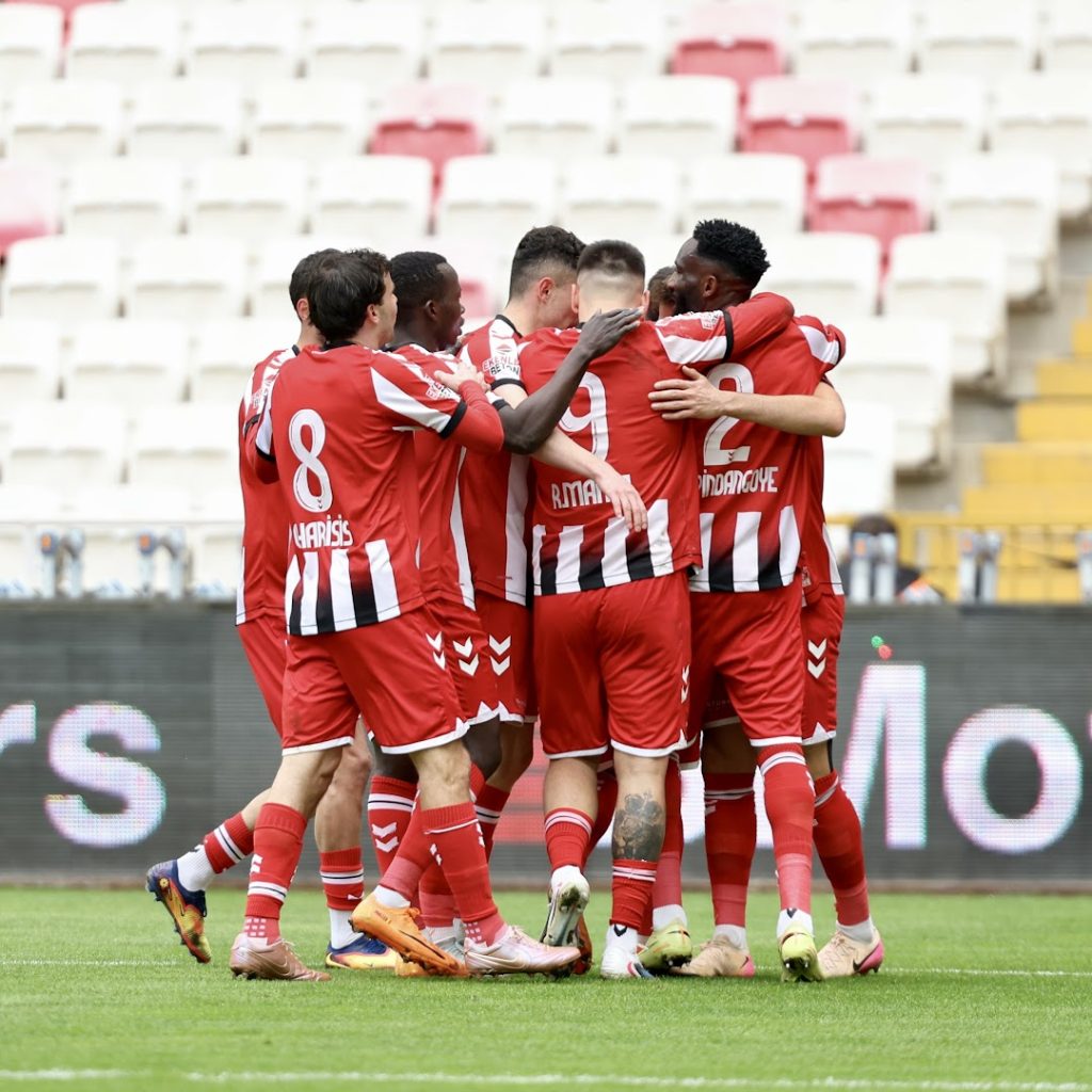 Sivasspor’da Transfer Tahtası Açılıyor: 500 Milyon TL’lik Mali Hamle ve Yeni Yol Haritası Açıklandı IMG 2260 | Gündem Sivas™ Haber