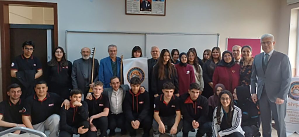 Sivas’ta Gençler Âşıklık Geleneğiyle Buluştu: Halil Rıfat Paşa Anadolu Lisesi’nde Şiir ve Müzik Programı Yoğun İlgi Gördü SIYSAD 6 | Gündem Sivas™ Haber