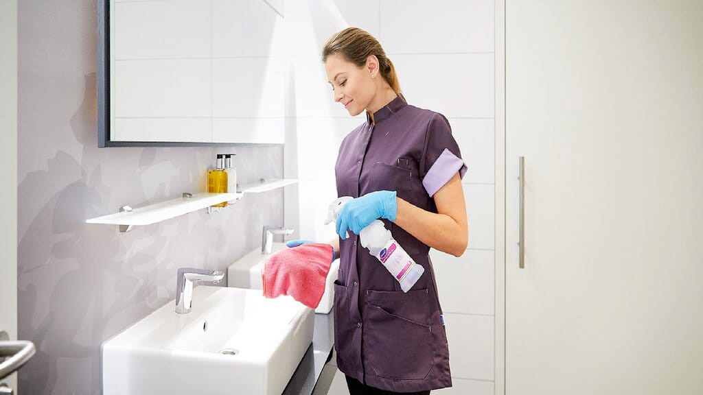 Ev Temizliği Fiyatları Uçuşta: İstanbul’da Günlük Ücret 6 Bin TL’ye Dayandı Temizlik | Gündem Sivas™ Haber