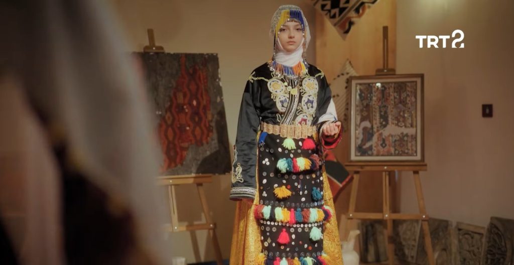 Sivas Yöresel Giyim Kuşam Kültürü TRT 2’de: Anadolu’nun Mirası Ekranlara Taşınıyor Yoresel 3 | Gündem Sivas™ Haber