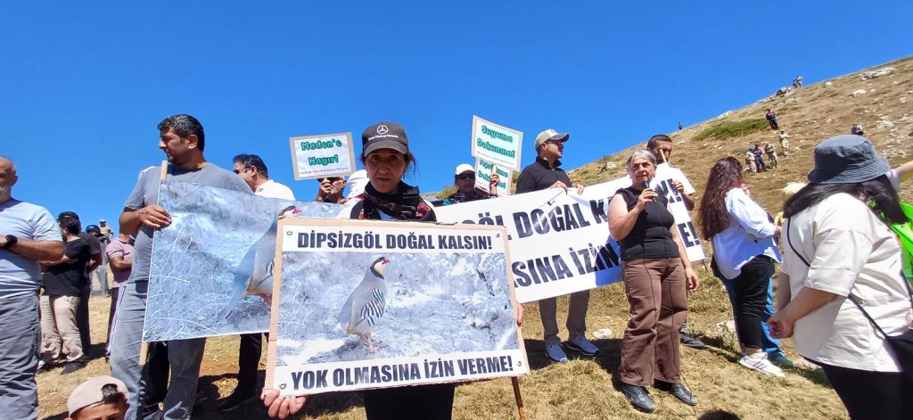 Sivas Zara Dipsizgöl’de Maden Krizi: 150 Hektarlık Ruhsat, 25 Hektar Altı ÇED ve Su Havzası Alarmı Sivas Zara Dipsizgöl’de Maden Krizi: 150 Hektarlık Ruhsat, 25 Hektar Altı ÇED ve Su Havzası Alarmı