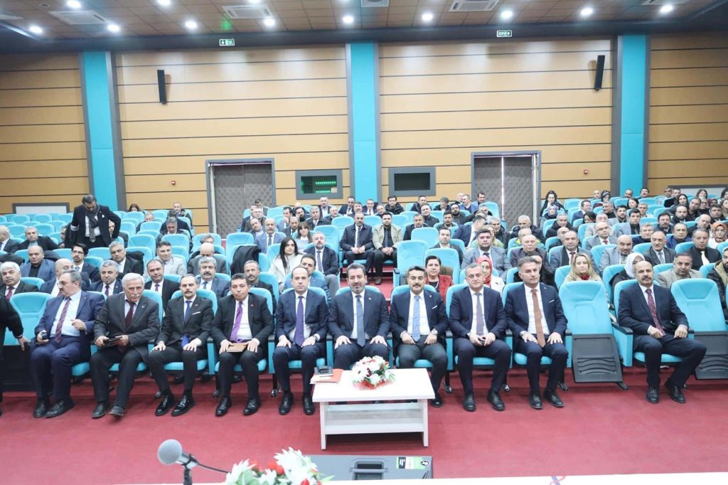 Sivas’ta Temel Eğitim Masaya Yatırıldı: MEB Genel Müdürü Savaşçı Eğitim Yöneticileriyle Bir Araya Geldi Sivas’ta Temel Eğitim Masaya Yatırıldı: MEB Genel Müdürü Savaşçı Eğitim Yöneticileriyle Bir Araya Geldi