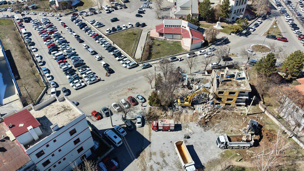 Sivas’ta Otopark Sorununa Yeni Çözüm: Abdi Ağa Konağı Yanında Açık Otopark Projesi Başlıyor