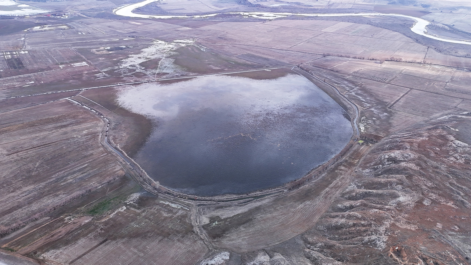 Sivas’ta Kuraklığın Yerini Bereket Aldı: Yağışlarla Göller Taştı, Tarım Arazileri Göle Döndü