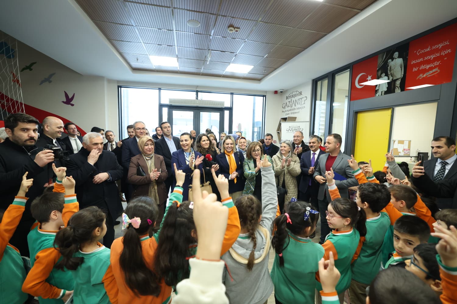 AK Parti Sivas Milletvekili Rukiye Genç Toy’dan 8 Bin 750 Kilometrelik Yoğun Program: Türkiye ve Avrupa’da Temas Trafiği