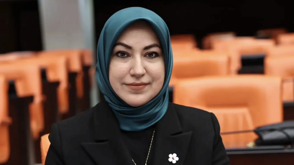 TBMM’de Aşık İsmeti Anıldı: Rukiye Toy’dan Savaş Karşıtı Mesaj ve Ortadoğu Değerlendirmesi