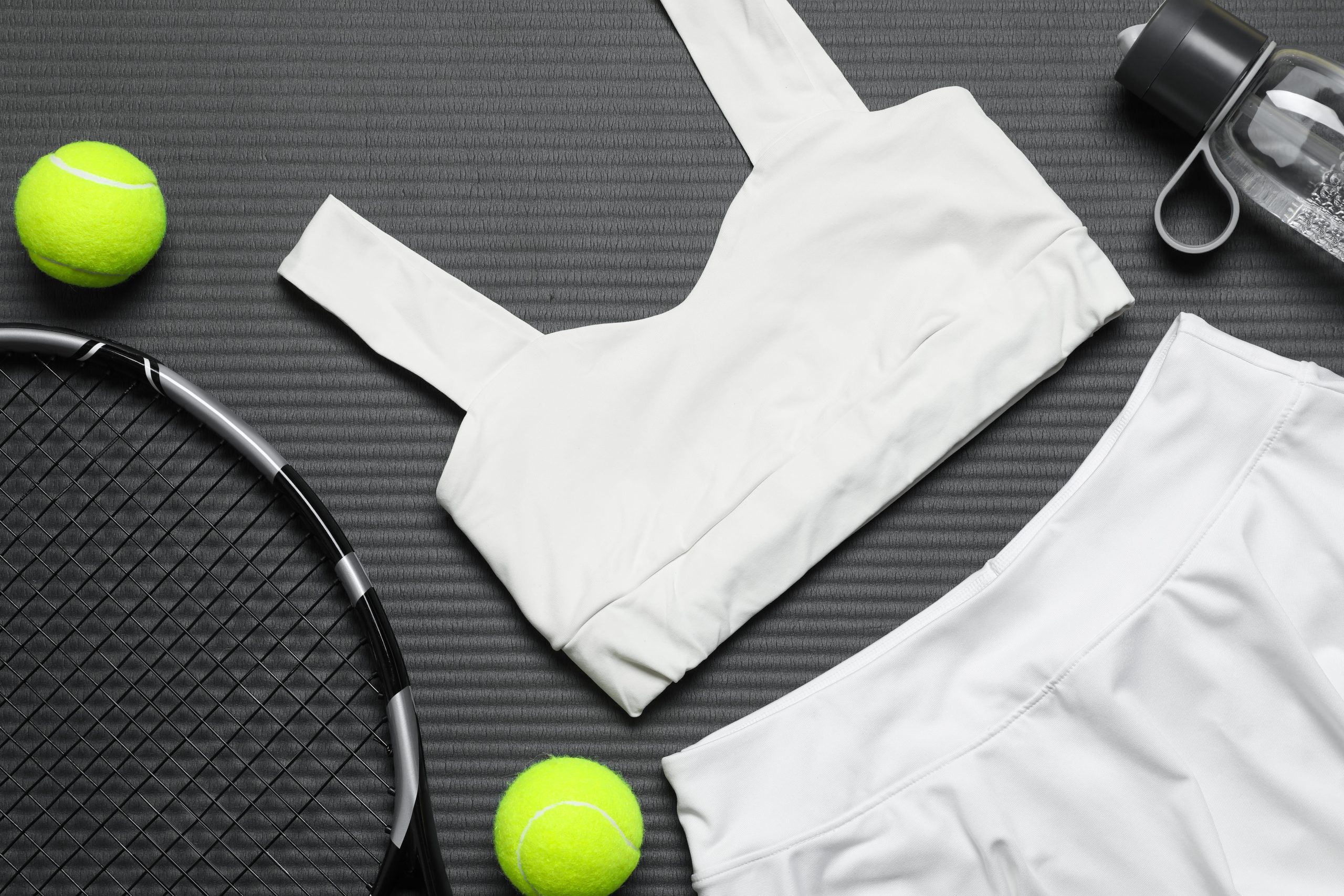 Tenis Kıyafetleri Seçim Rehberi: Kortta Fark Yaratan Detaylar