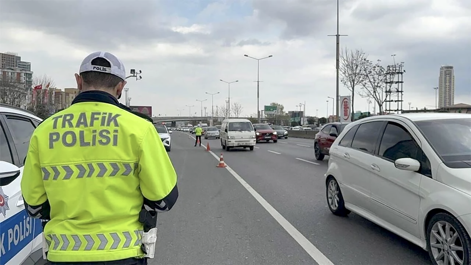 Sivas’ta ‘Dur’ İhtarına Uymayan Sürücüye Rekor Ceza: Ters Yöne Girip Kaçtı, 460 Bin TL Ödemek Zorunda Kaldı